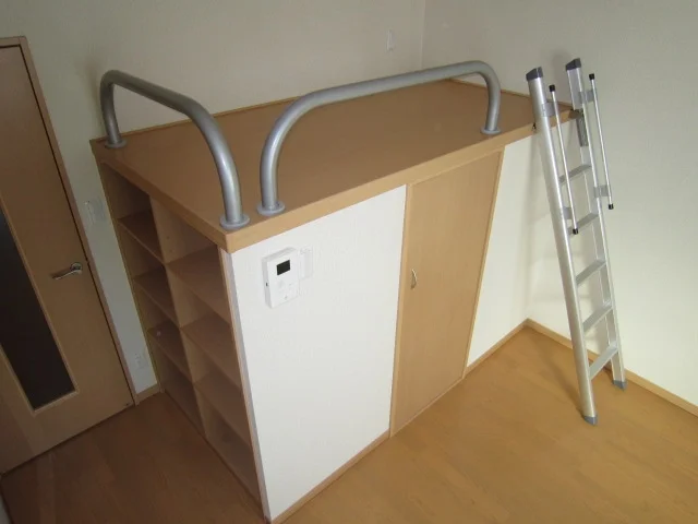 ベット付/ベット下部ウォーキングクローゼット