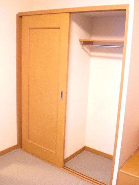 1階はフローリング、2階はじゅうたんです。