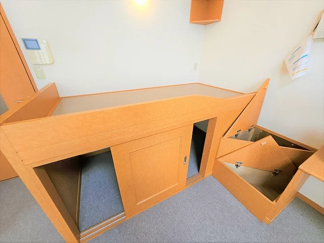 ベッド下収納でお部屋がスッキリ片付きます。