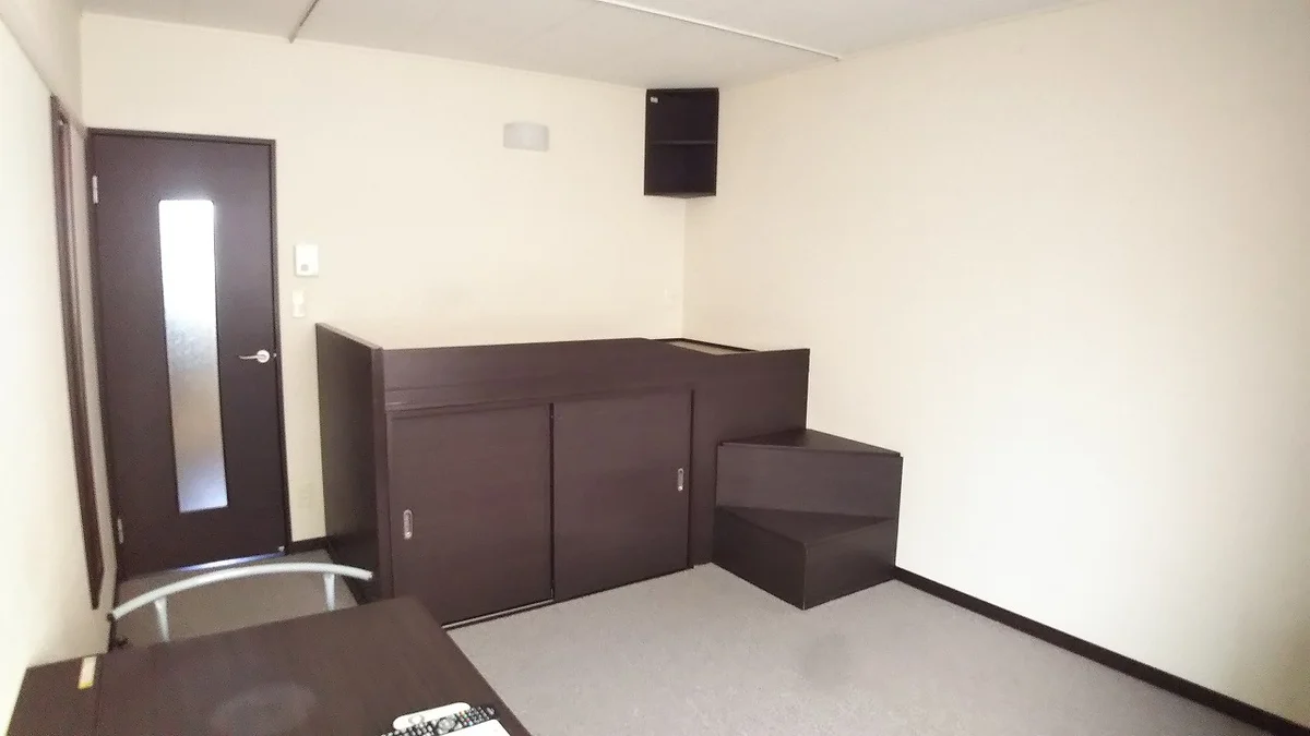 建具は色の相違がある場合があります。