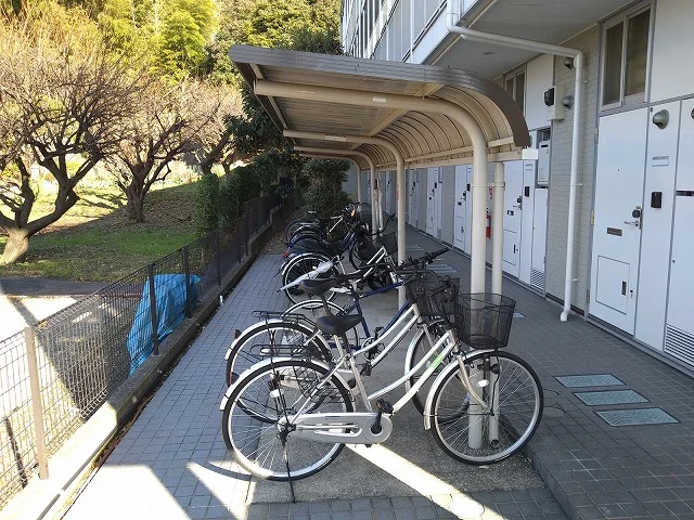 駐輪場　原付＆自転車のみ駐輪可能