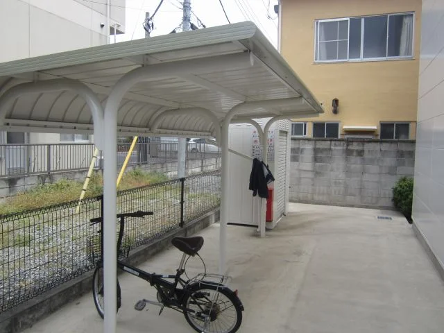 屋根付き駐輪場です。