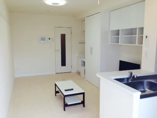 部屋によって装飾の色が違う場合がございます。