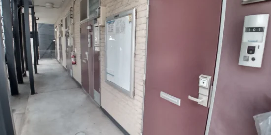 共用部分は清掃業者が清掃しています。