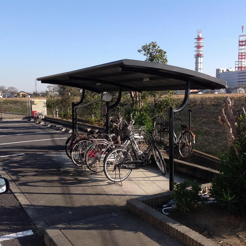 屋根付き駐輪場です！