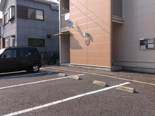 近くの月極め駐車場のご案内も可能です。