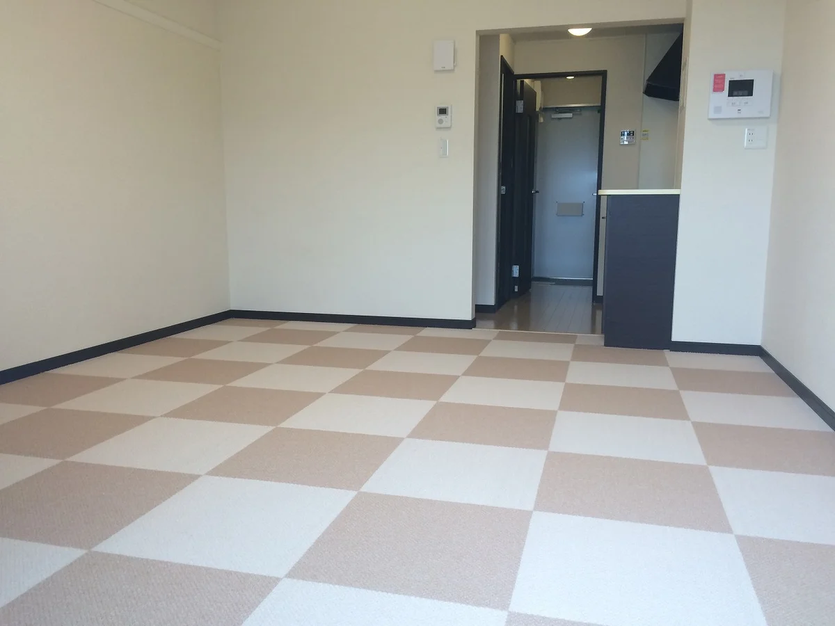 絨毯の色はお部屋によって異なります