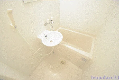 備品や設備仕様は号室等により異なります現地をご確認下さい。