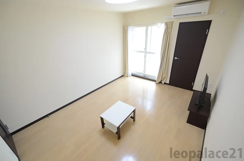 実際のお部屋と異なる場合がございます