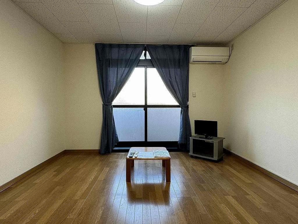 ※同タイプ部屋の写真となります