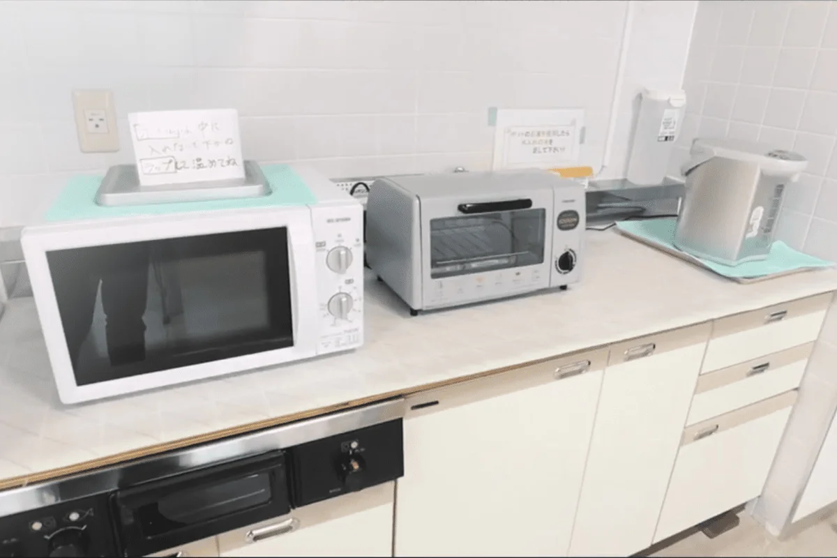 ◆ポット・電子レンジ・トースターも自由にご利用できます♪