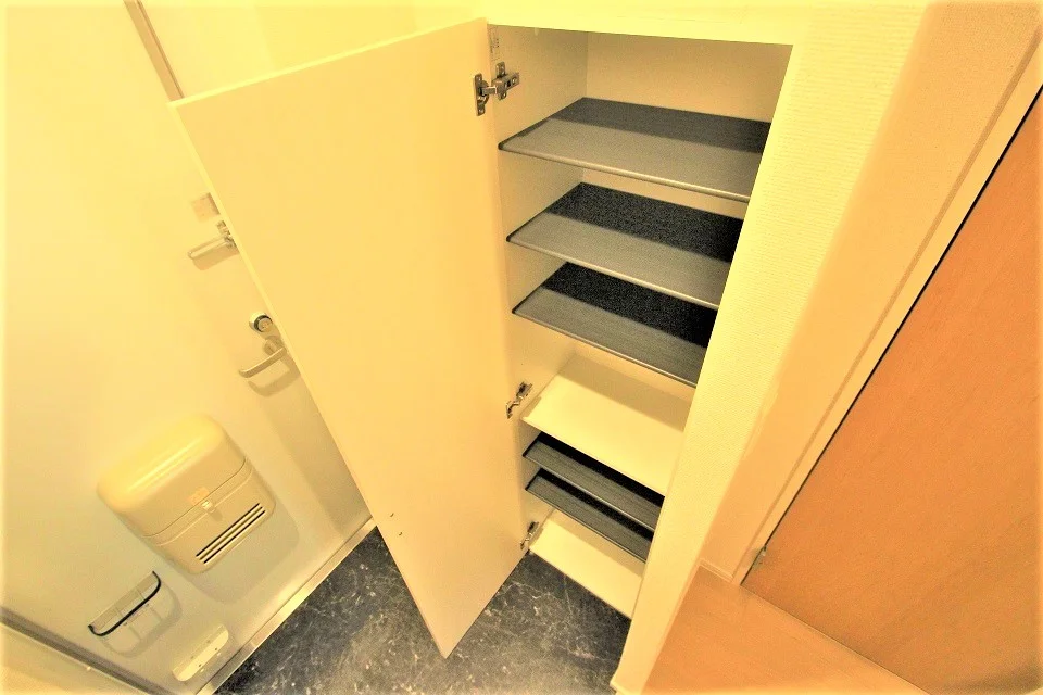 高さ調整のできるので、ブーツ収納もばっちり！！