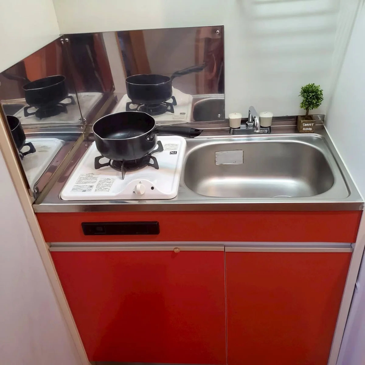 真っ赤なキッチン♪