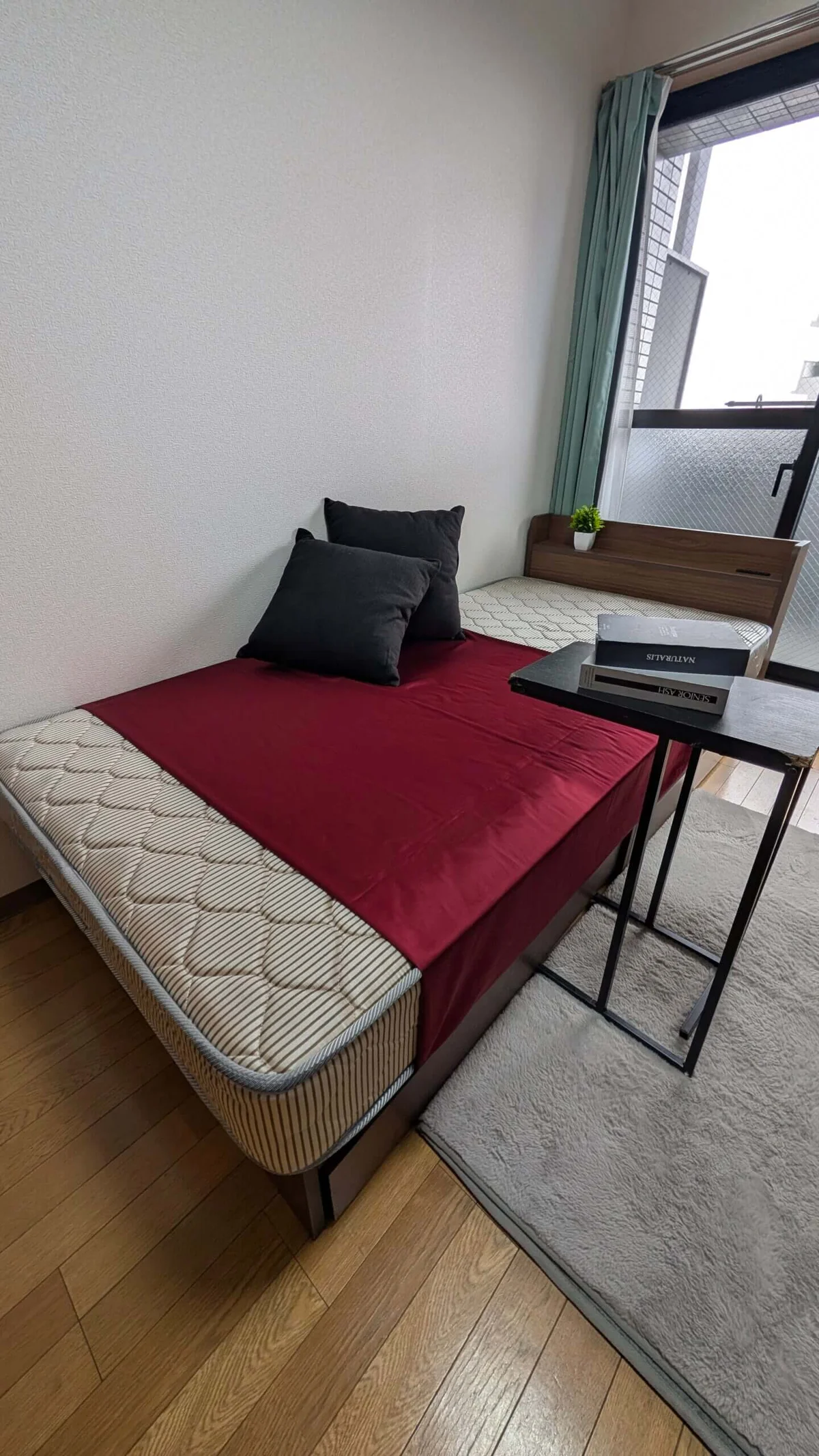 大きなセミダブルベッド♪