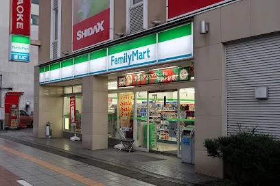 ファミリーマート 富山本町店まで徒歩12分