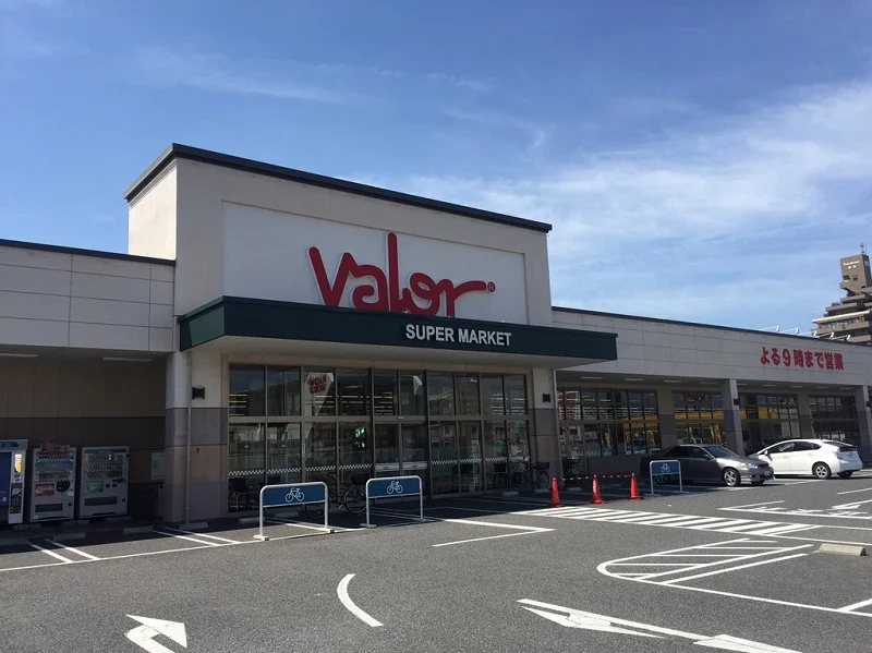 スーパーまで自転車5分以内