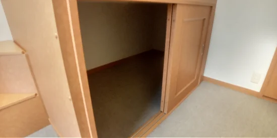 共用部分は清掃業者が清掃しています。