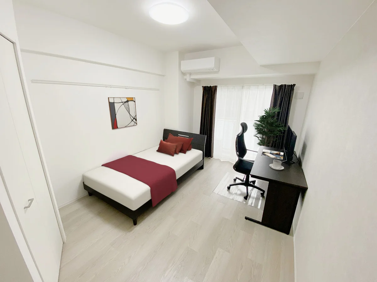 写真はお部屋のイメージです。ラグなどの室内装飾はございません。