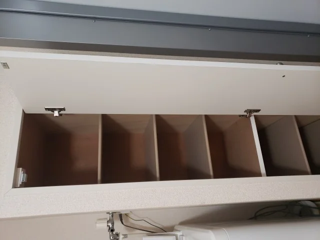 玄関前シューズボックス