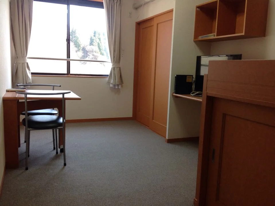 居間（玄関側）