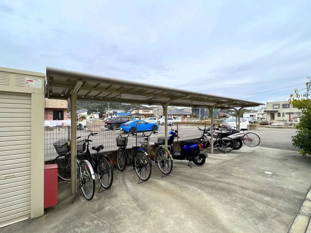 屋根付き駐輪場