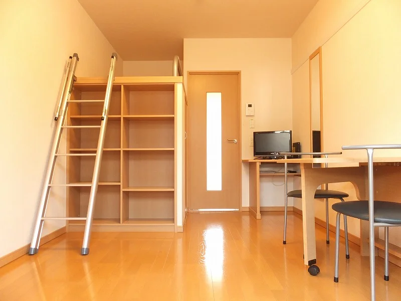 1階はフローリング、2階はじゅうたんです。