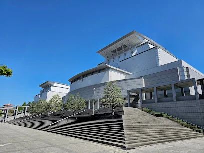 滋賀県立芸術劇場 びわ湖ホールまで車で8分