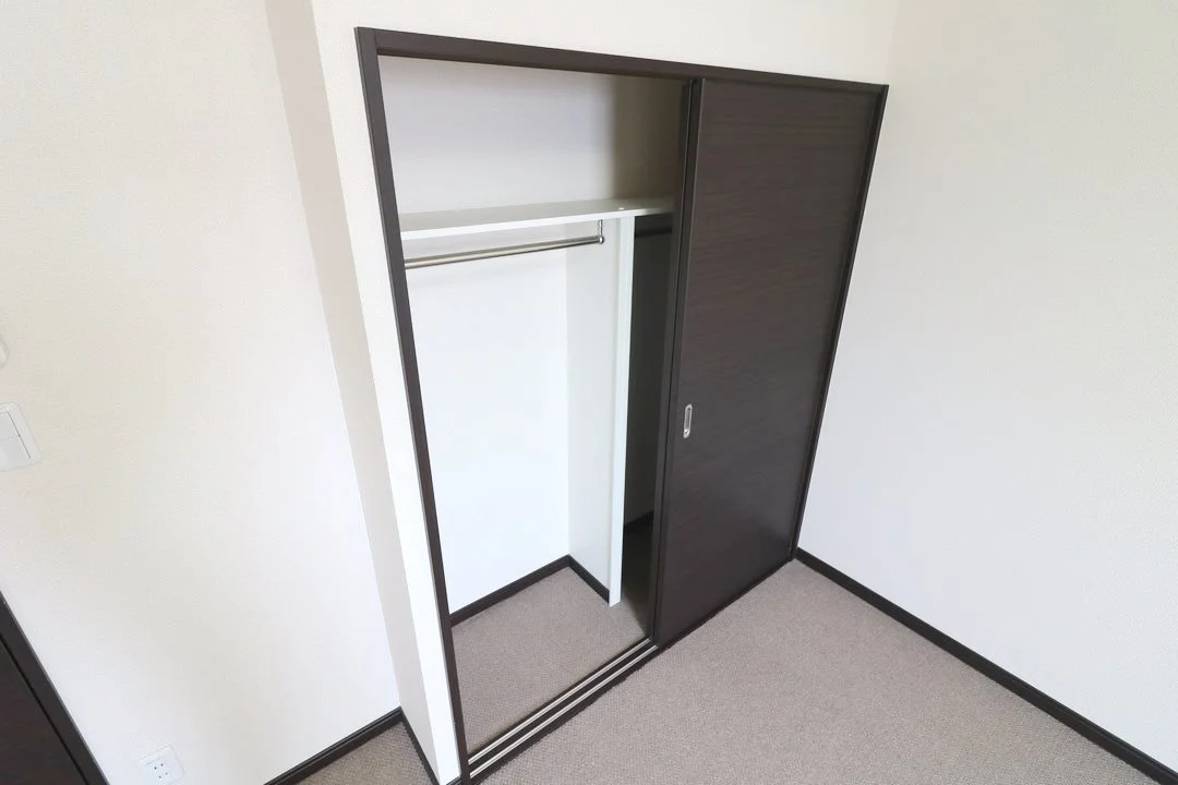 大型クローゼットにより女性の方でも収納が安心！