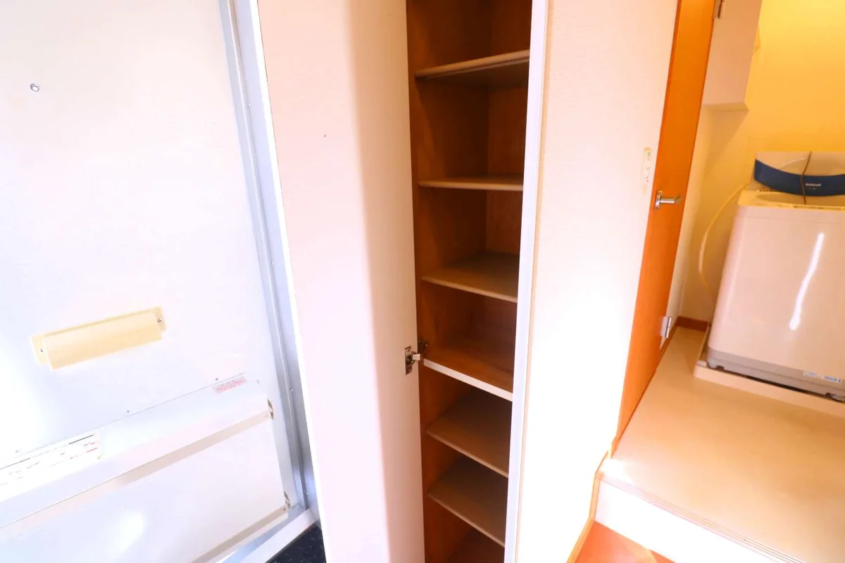 玄関横の収納で片付いた玄関がキープできます