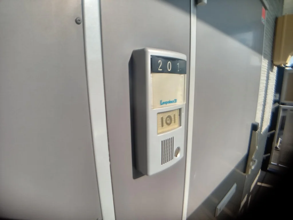 モニター付きインターホン