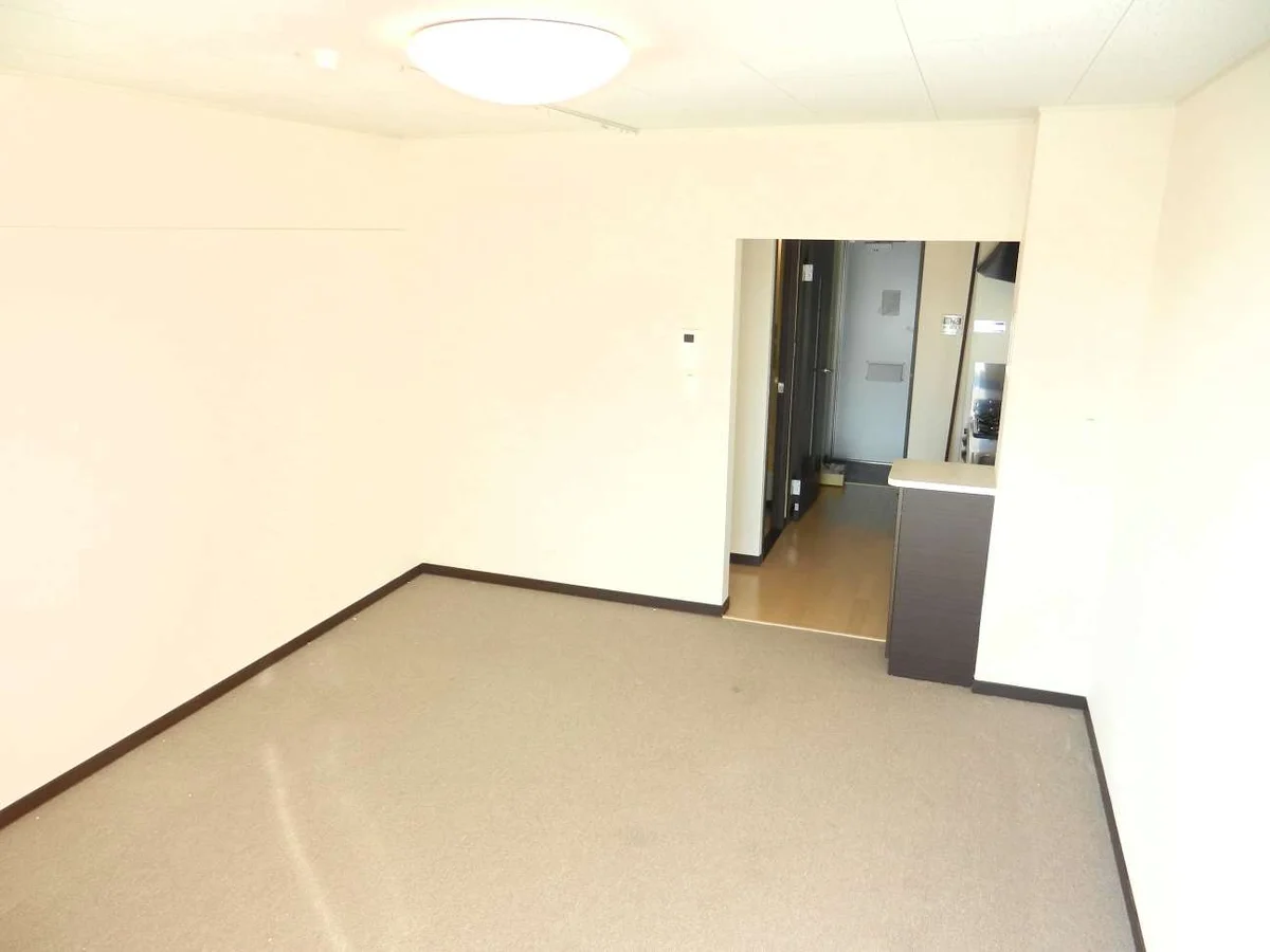 スタイリッシュな配色のお部屋です。