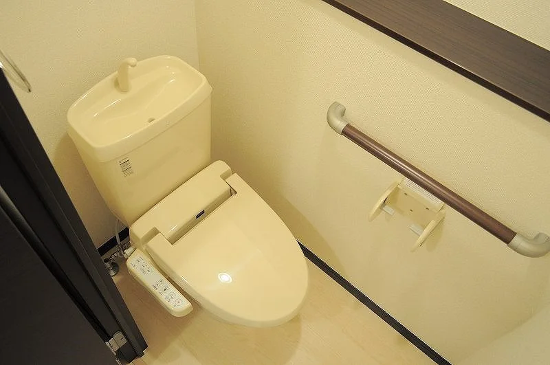 温水洗浄便座付きです。