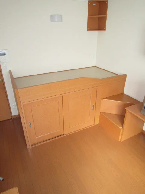 ベット付/ベット下部収納庫