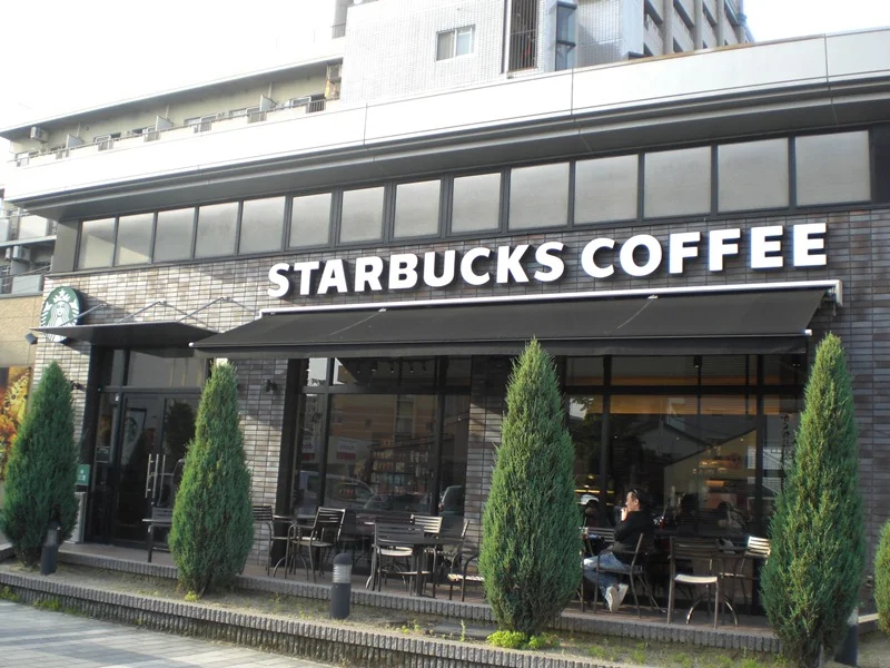 スターバックス　550ｍ　7分