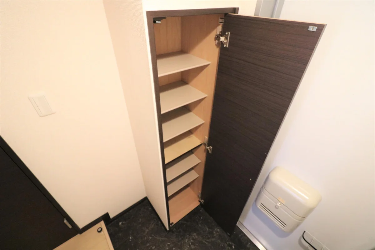 大型シューズボックス完備により女性でも収納安心