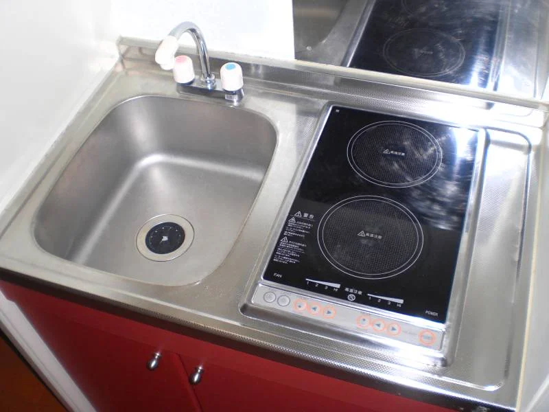 電気コンロなので初めての一人暮らしでも安心です。