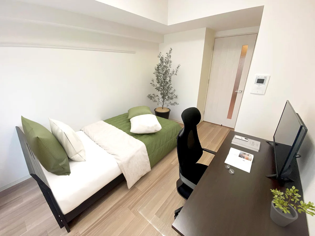 写真はお部屋のイメージです。ラグなどの室内装飾はございません。