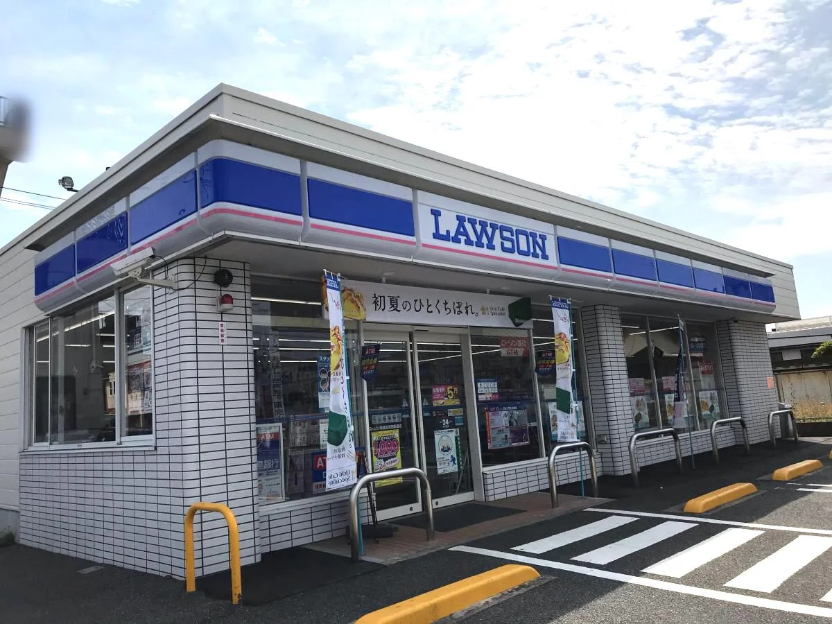 コンビニまで徒歩4分