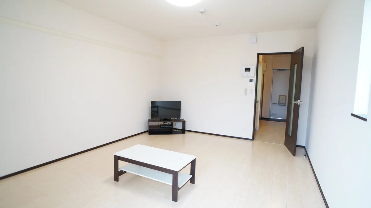 明るいお部屋で憧れの一人暮らし。