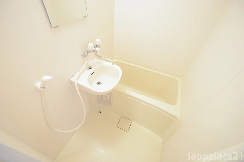 お風呂とトイレは別々（※画像は代表例です）