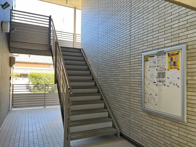 階段・インフォメーションボード