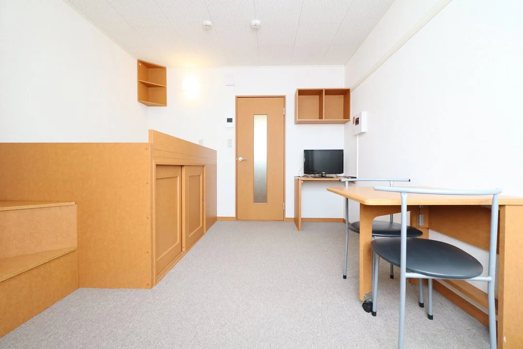 ベッド下に収納スペースあり！荷物が多くても十分に収まります！