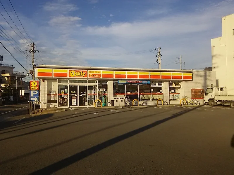 コンビニ　物件から800m、徒歩10分