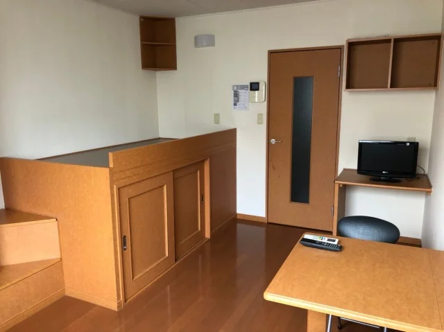 造付ベッドと収納です