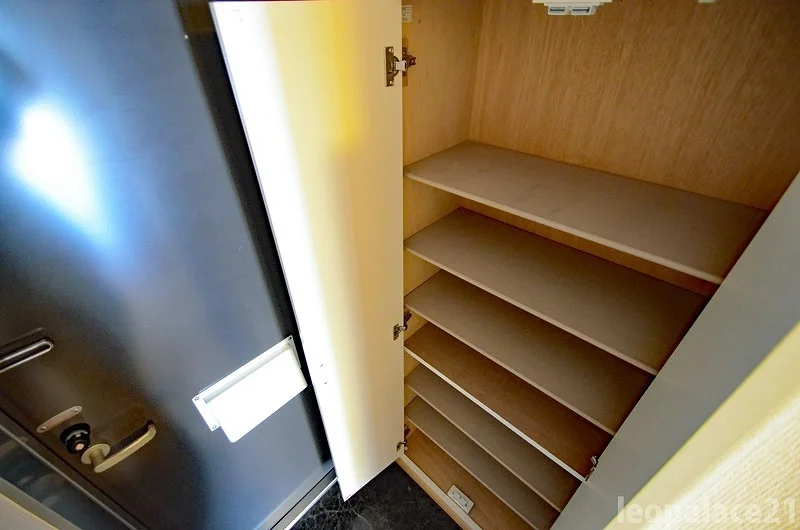 同シリーズの類似となります。現況を優先致します。