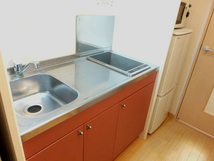 2口電気コンロ電子レンジ冷蔵庫付です