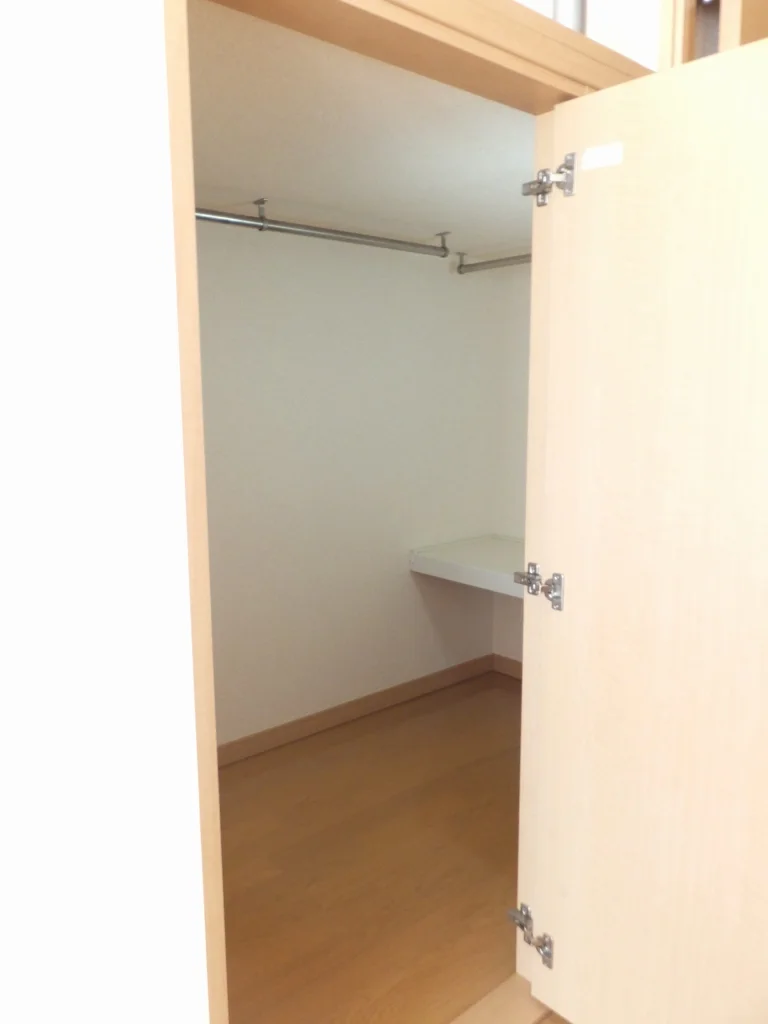 ベット下ウォークインクローゼット