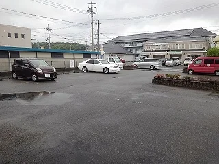 敷地内