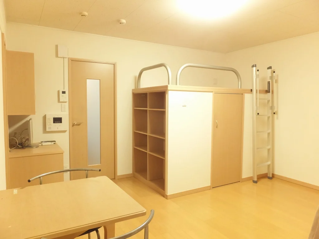 家具家電設置済みのお部屋です。