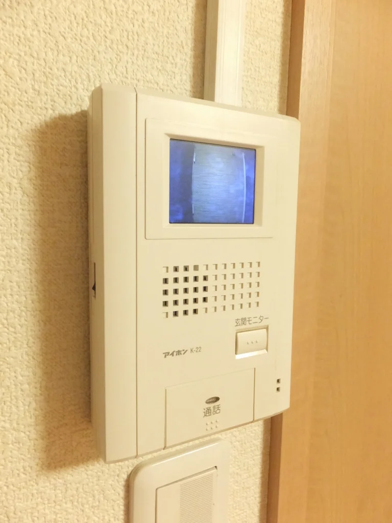 カラーモニターインターフォン搭載！